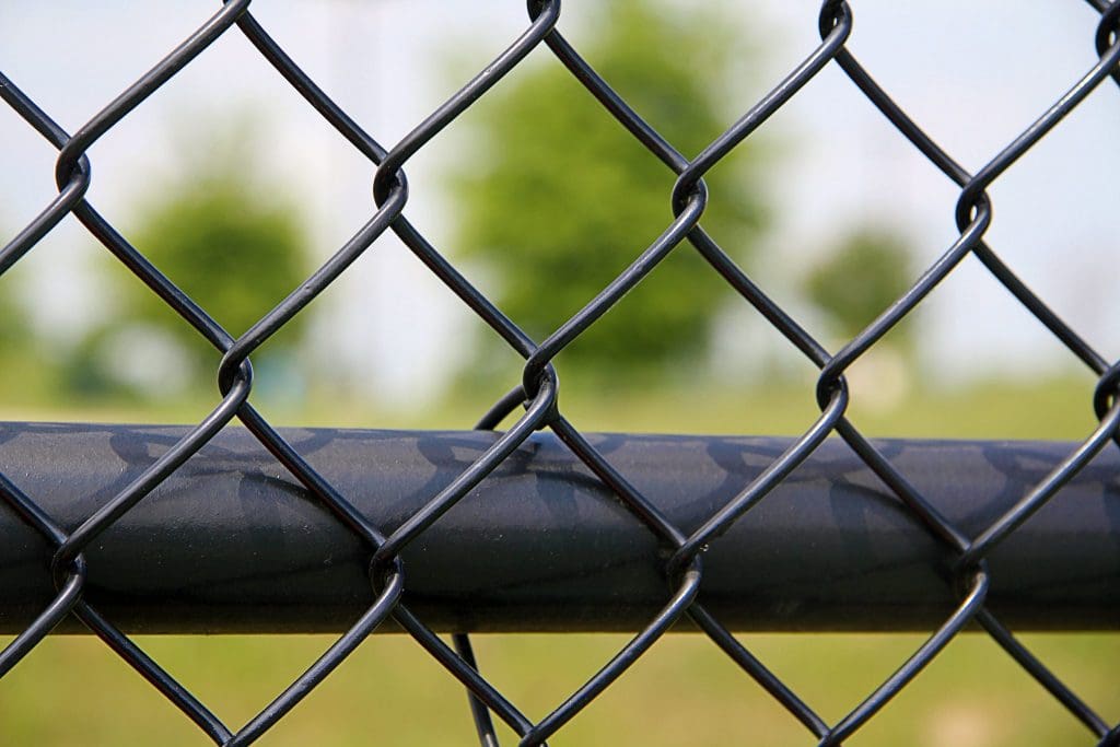 quality chain link fence with privacy inserts (2)